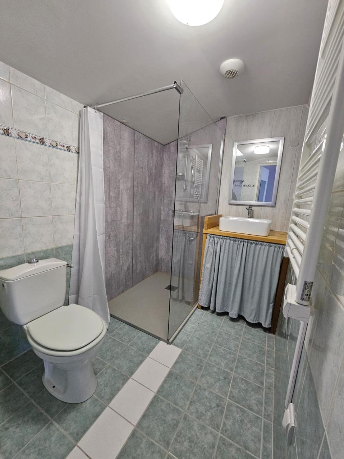 Gite De Charme Avec Spa Privatif Pour 4 A 6 Personnes Peault Exterior photo